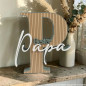 Preview: Dekorativer 3D-Schriftzug „Bester Papa“ mit großem Buchstaben P, freistehend