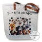 Preview: Filztasche mit Hunden und dem Spruch Life is better with dogs bedruckt